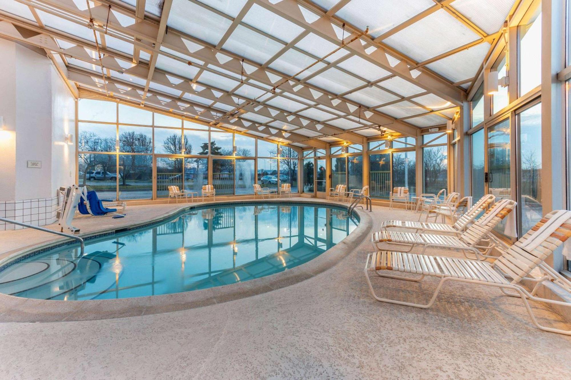 La Quinta By Wyndham Chicago Gurnee Hotel Ngoại thất bức ảnh